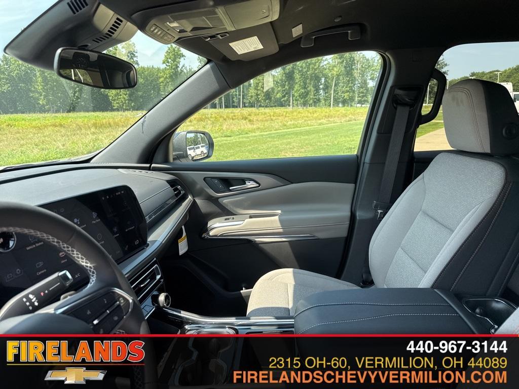 new 2025 Chevrolet Traverse car, priced at $47,130