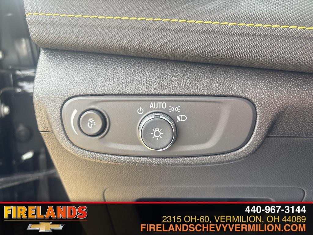 new 2025 Chevrolet TrailBlazer car, priced at $28,890