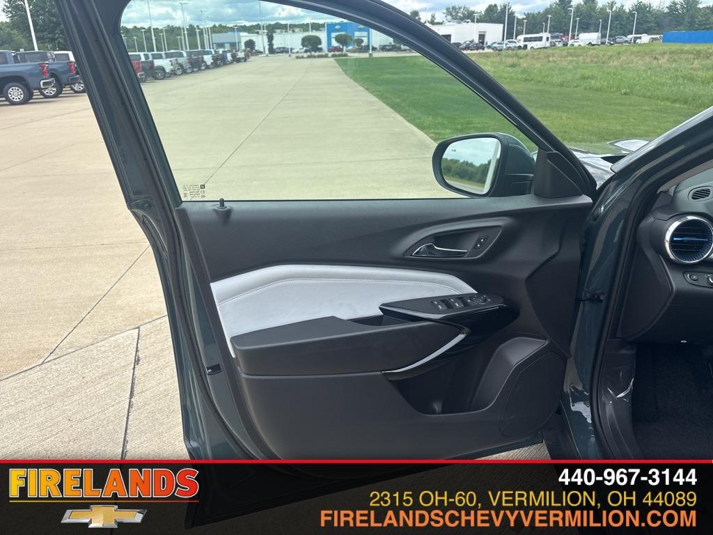 new 2025 Chevrolet Trax car, priced at $25,485