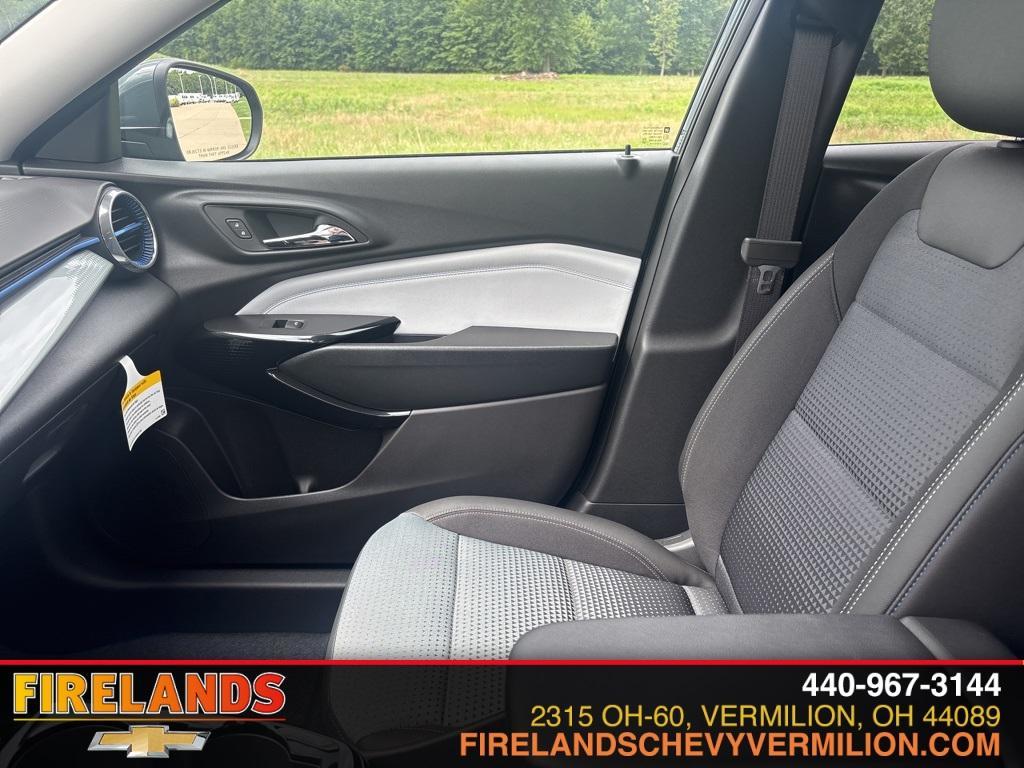 new 2025 Chevrolet Trax car, priced at $25,485