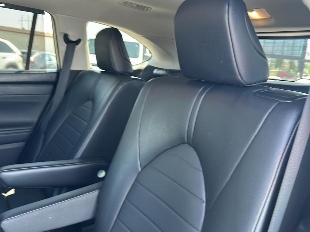 used 2022 Toyota Highlander car, priced at $33,638
