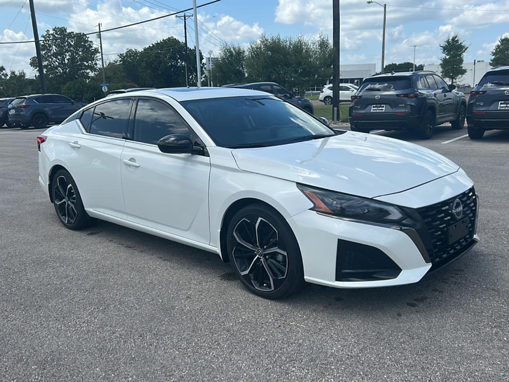 used 2024 Nissan Altima car
