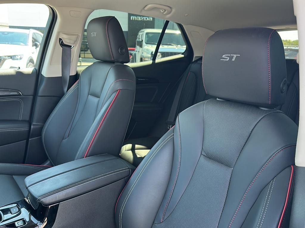 used 2023 Buick Envision car, priced at $26,998