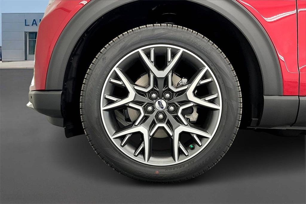 new 2025 Ford Explorer car, priced at $59,353