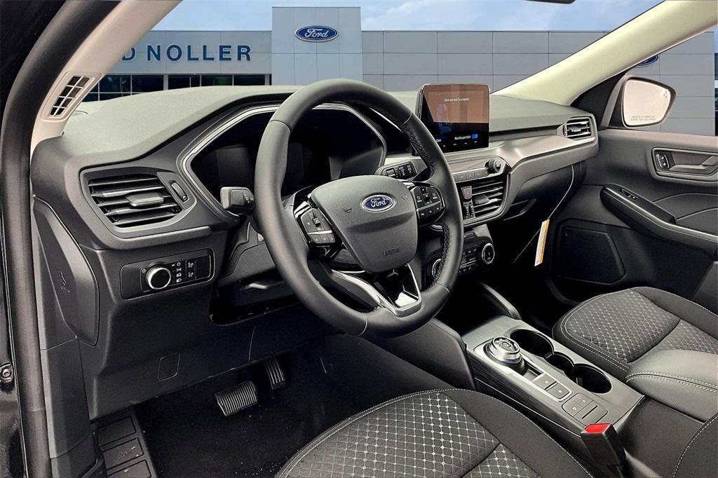 new 2025 Ford Escape car, priced at $27,827