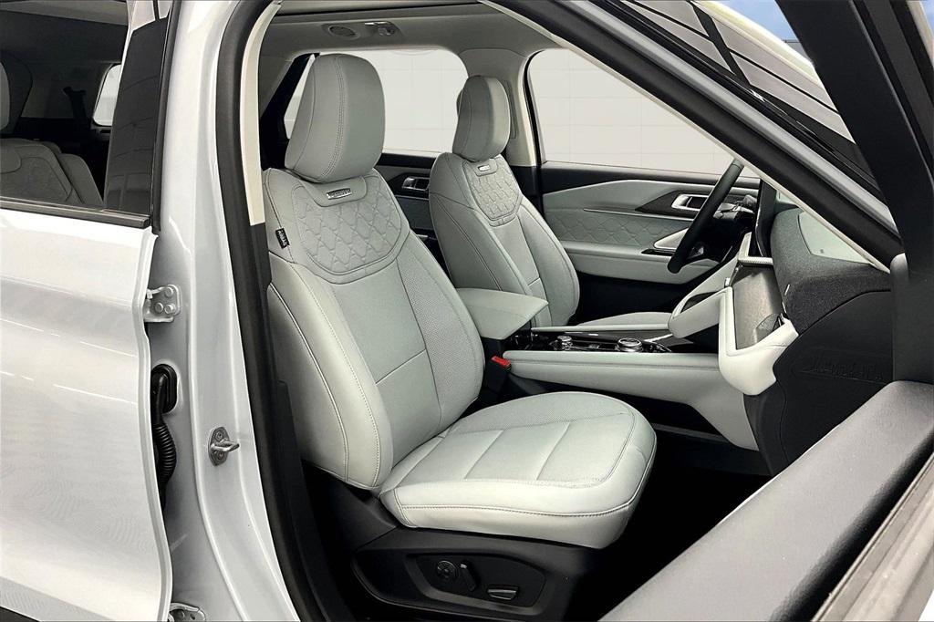 new 2025 Ford Explorer car, priced at $62,090