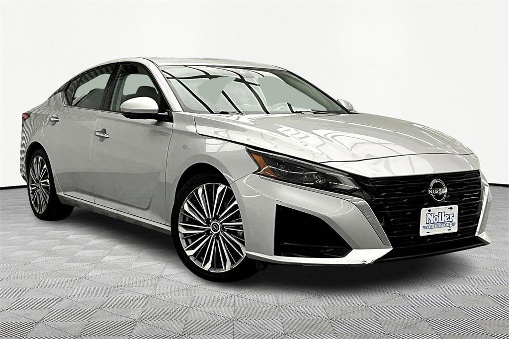 used 2023 Nissan Altima car, priced at $22,300