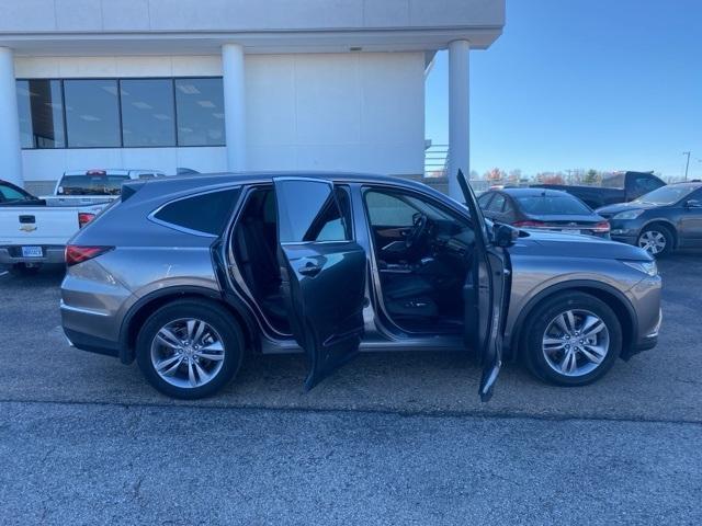 used 2022 Acura MDX car, priced at $35,498