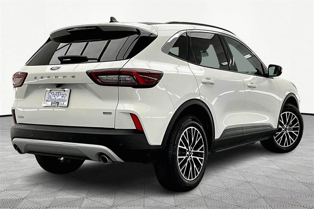 used 2024 Ford Escape car, priced at $27,500
