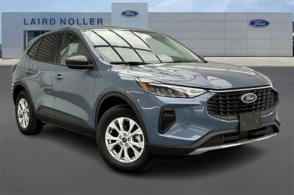 new 2025 Ford Escape car, priced at $29,501