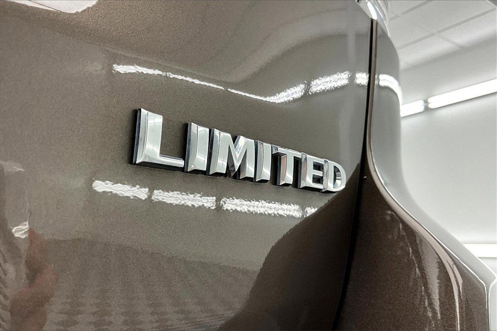 used 2021 Jeep Grand Cherokee car, priced at $24,600