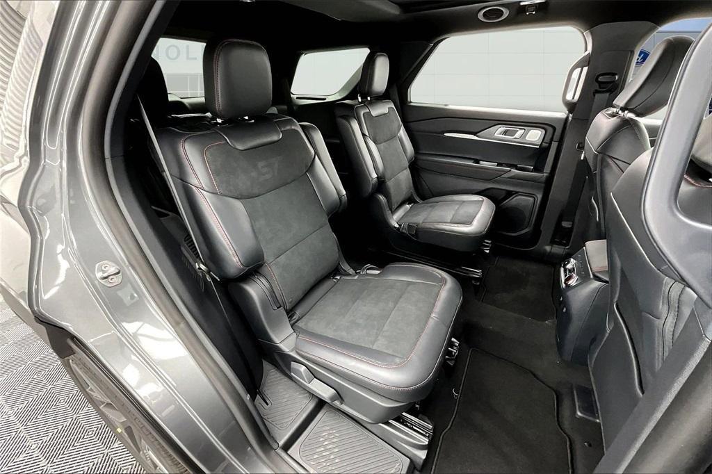 new 2025 Ford Explorer car, priced at $57,165