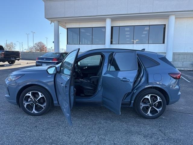 used 2023 Ford Escape car, priced at $25,326