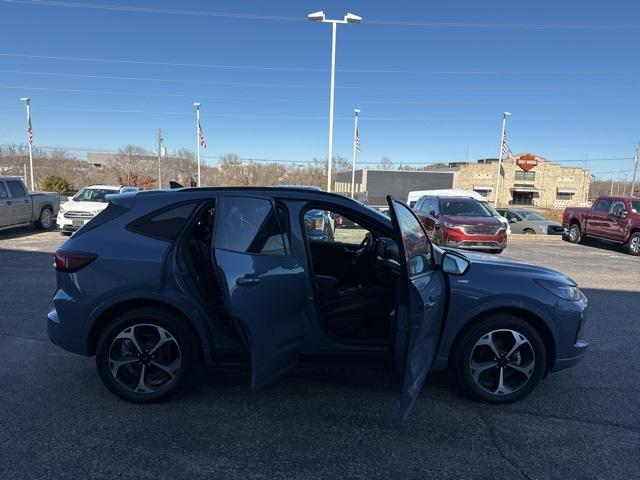 used 2023 Ford Escape car, priced at $25,326