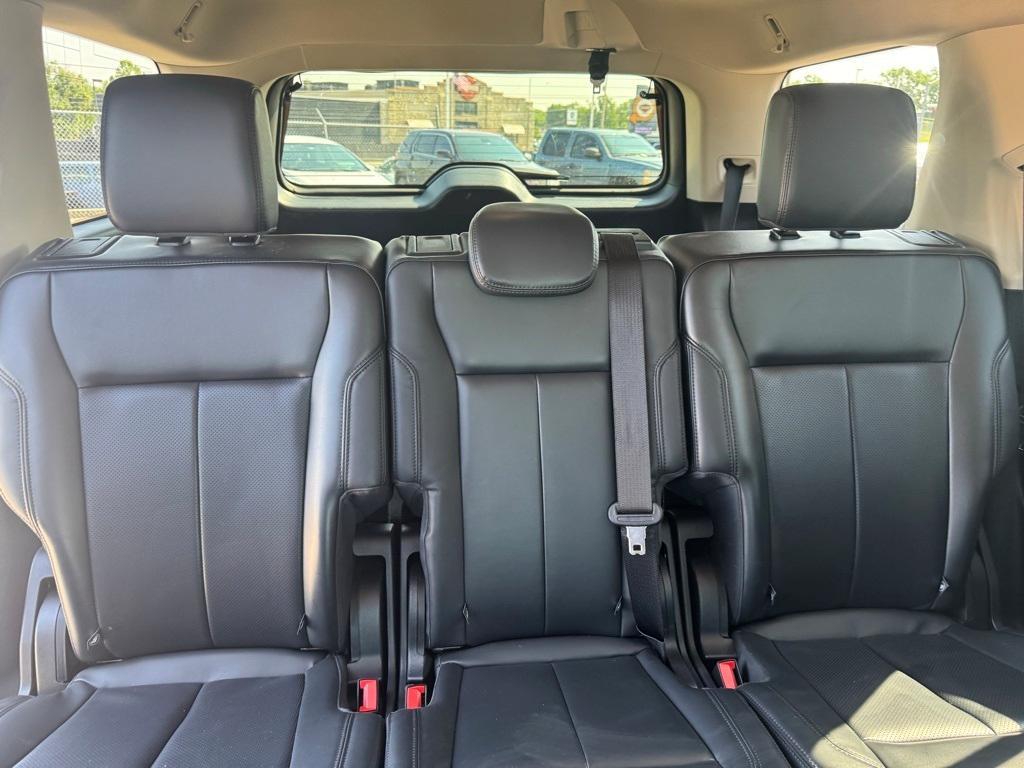 used 2024 Ford Expedition car, priced at $49,554