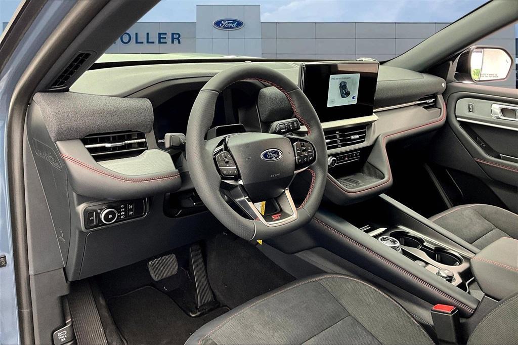 new 2025 Ford Explorer car, priced at $58,900
