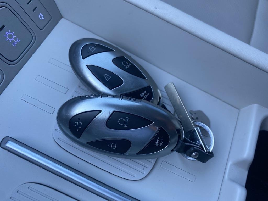 used 2024 Hyundai Santa Fe car, priced at $38,500