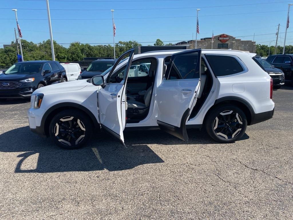 used 2023 Kia Telluride car, priced at $35,400