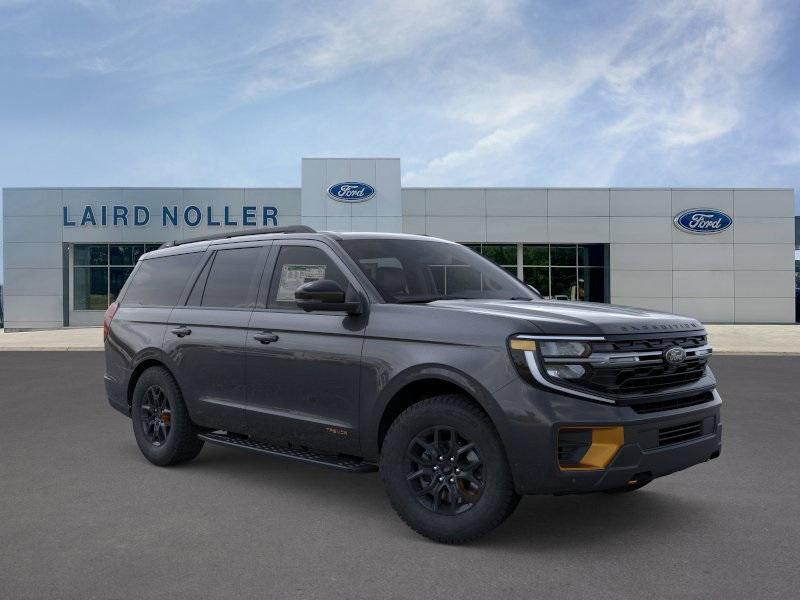new 2025 Ford Expedition car, priced at $81,595