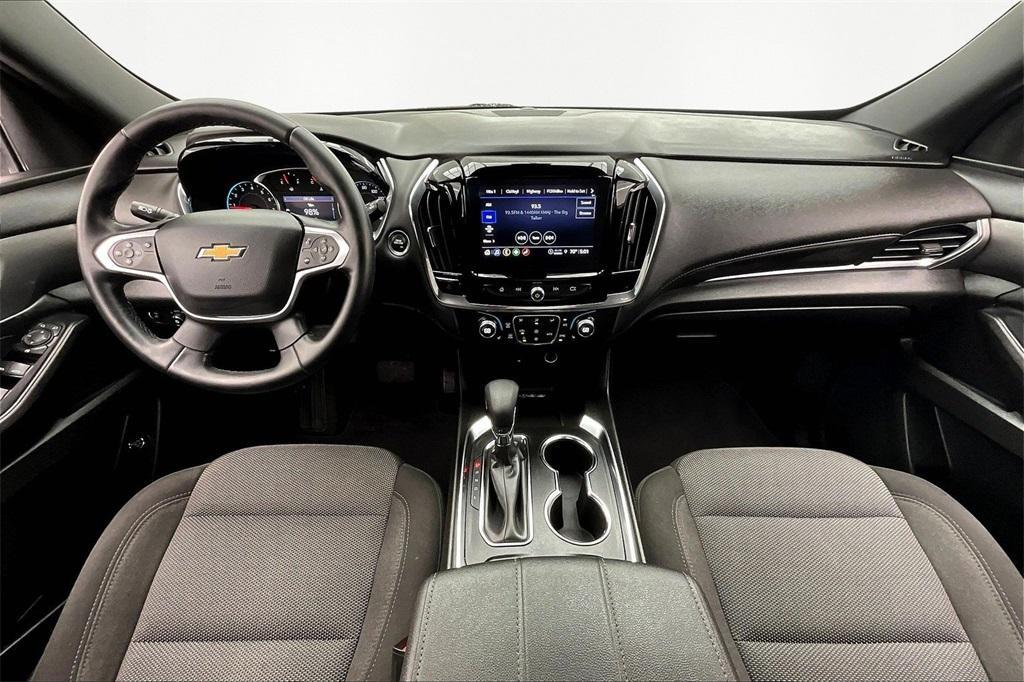 used 2023 Chevrolet Traverse car, priced at $31,300
