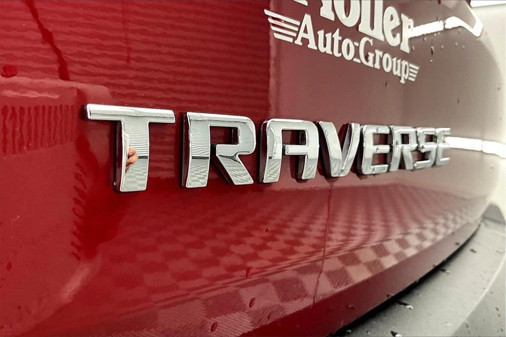 used 2023 Chevrolet Traverse car, priced at $31,300