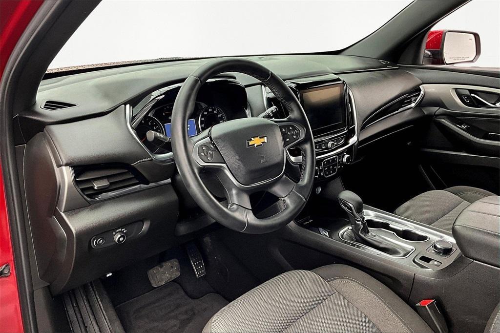 used 2023 Chevrolet Traverse car, priced at $31,300
