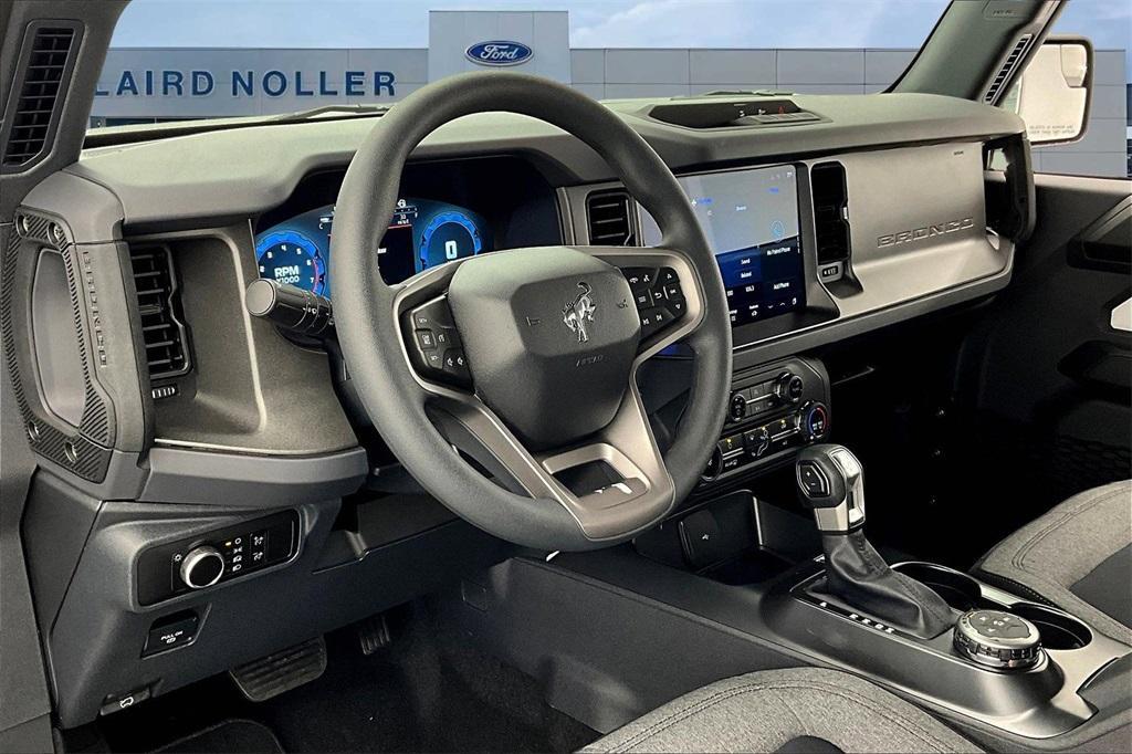 new 2025 Ford Bronco car, priced at $40,162