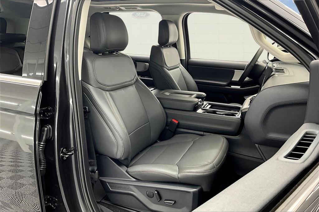 new 2025 Ford Expedition car, priced at $71,513
