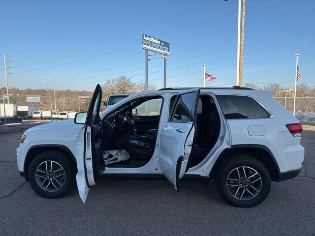 used 2021 Jeep Grand Cherokee car, priced at $26,999