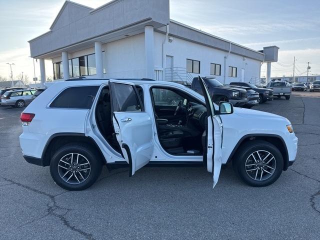 used 2021 Jeep Grand Cherokee car, priced at $26,999