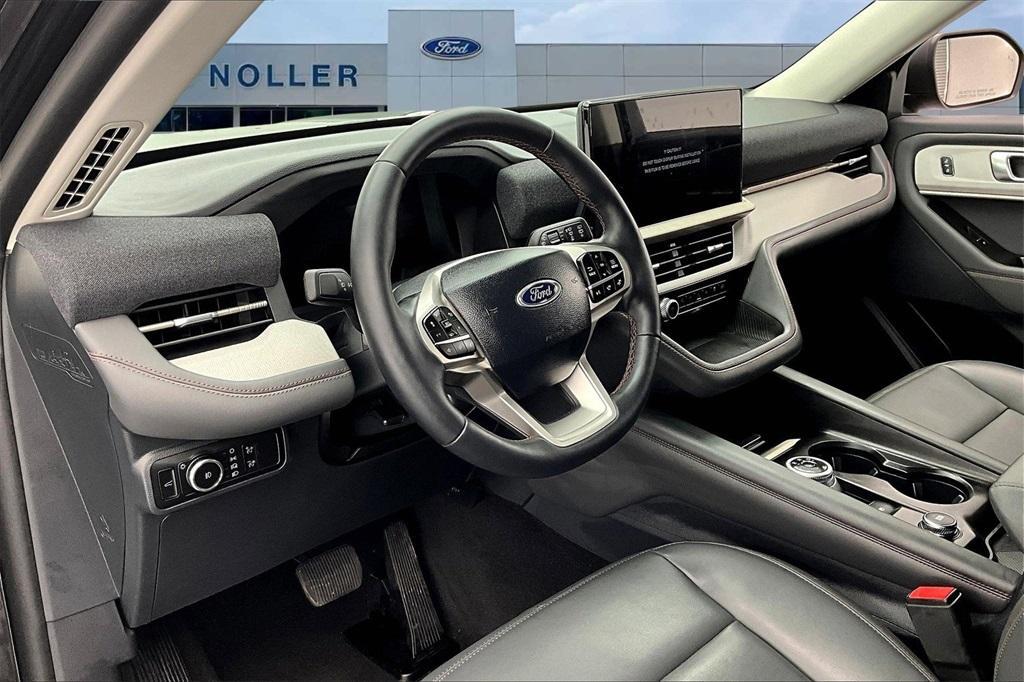 new 2025 Ford Explorer car, priced at $47,402