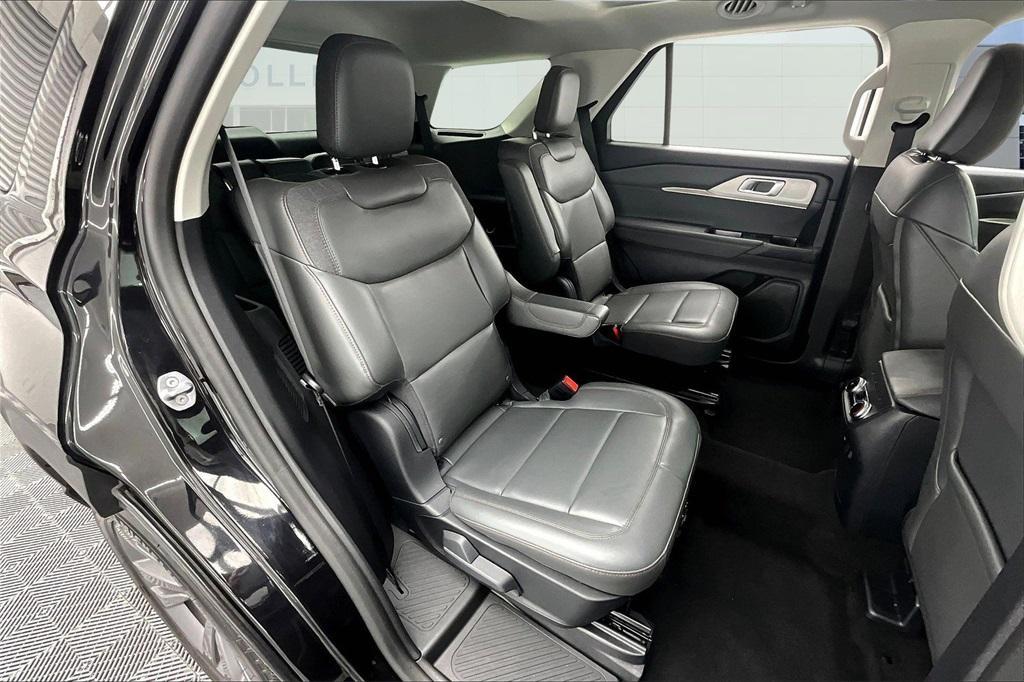 new 2025 Ford Explorer car, priced at $47,402