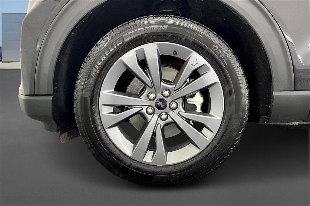new 2025 Ford Explorer car, priced at $47,402