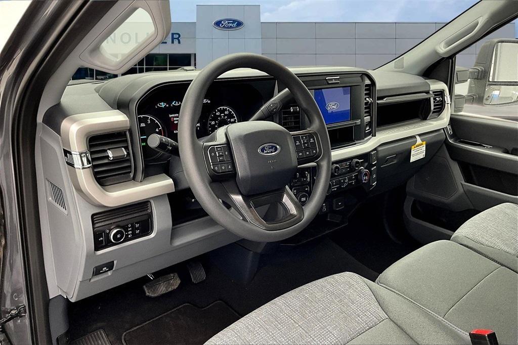 new 2025 Ford F-350 car, priced at $61,378
