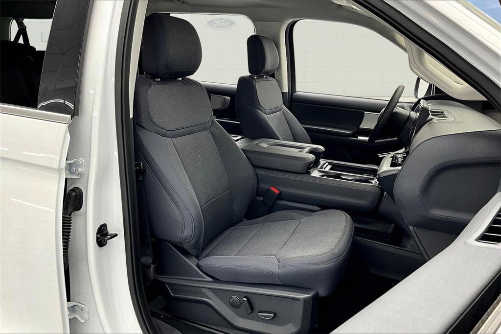 new 2025 Ford Expedition Max car, priced at $68,301