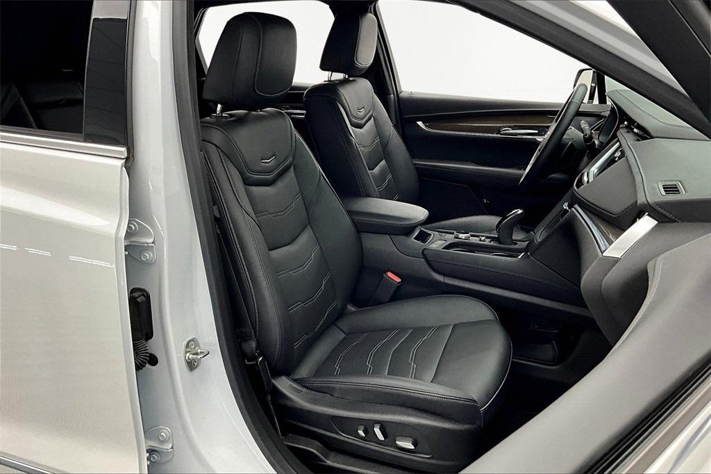 used 2024 Cadillac XT5 car, priced at $49,500