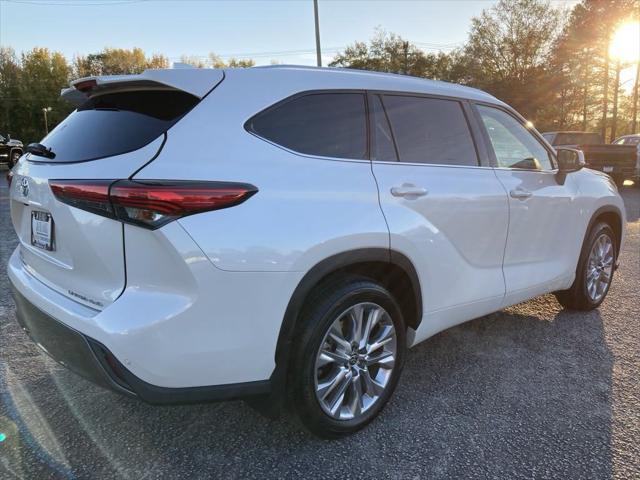 used 2020 Toyota Highlander car, priced at $30,995