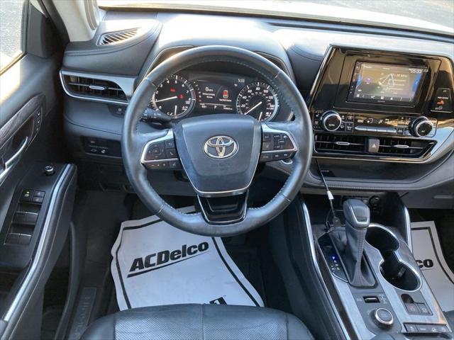 used 2020 Toyota Highlander car, priced at $30,995