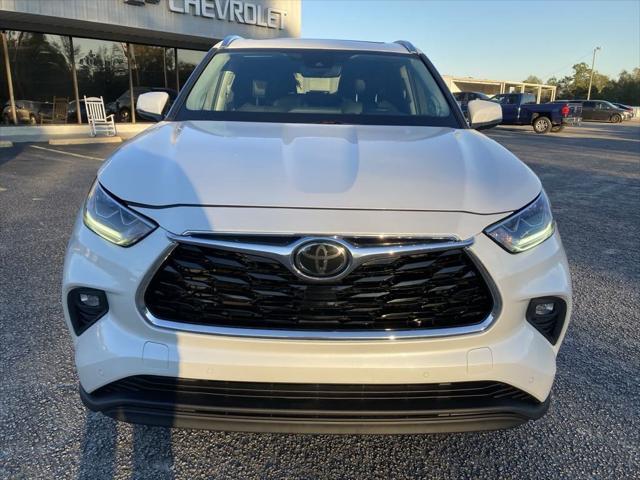 used 2020 Toyota Highlander car, priced at $30,995