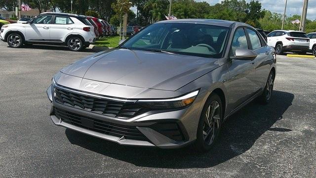 new 2024 Hyundai Elantra car, priced at $26,220