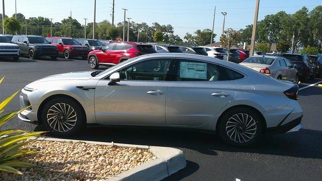 new 2025 Hyundai Sonata Hybrid car, priced at $38,546
