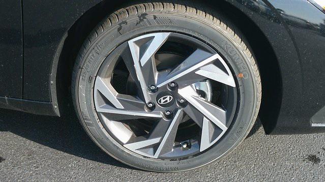 new 2025 Hyundai Elantra car, priced at $24,304