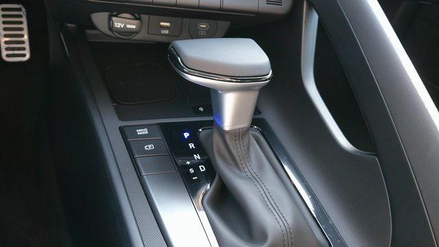 new 2025 Hyundai Elantra car, priced at $24,304