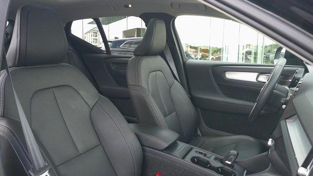 used 2021 Volvo XC40 car, priced at $21,400