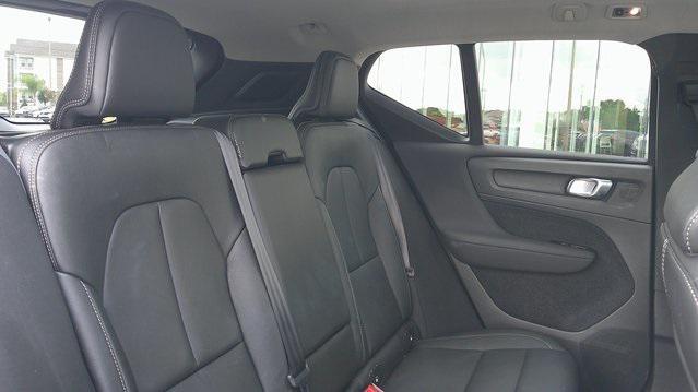 used 2021 Volvo XC40 car, priced at $21,400