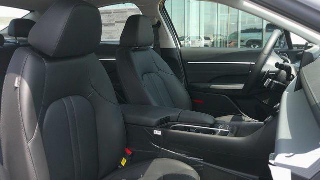 new 2025 Hyundai Sonata Hybrid car, priced at $39,221