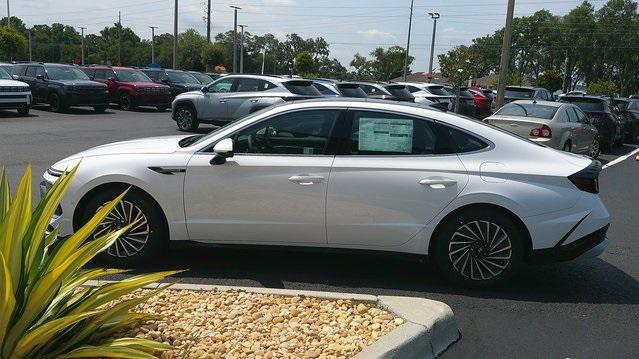 new 2025 Hyundai Sonata Hybrid car, priced at $39,221