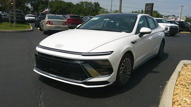 new 2025 Hyundai Sonata Hybrid car, priced at $39,221