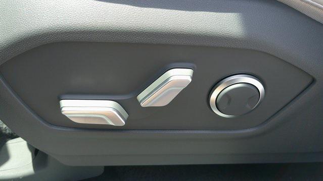 new 2025 Hyundai Santa Fe car, priced at $39,678