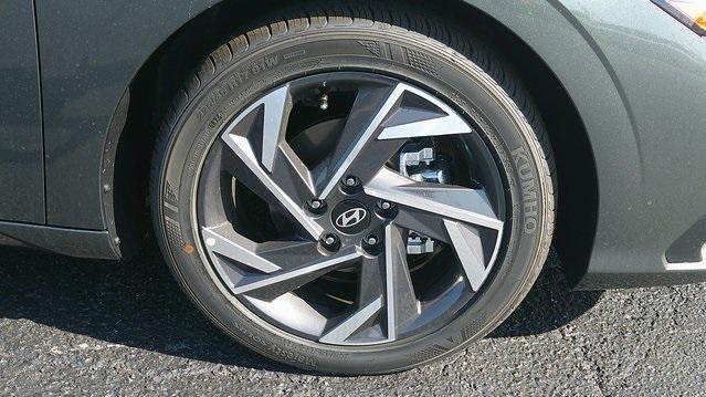 new 2025 Hyundai Elantra car, priced at $24,304